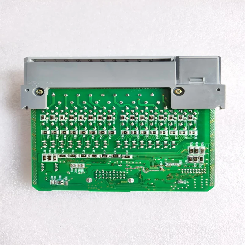 Allen-Bradley 1746-OB16 SLC 500 16-Point 24V DC Source Output Module thumbnail 7040